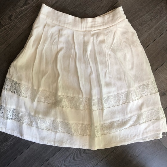 F21 White Lace Pleated Flared Skirt Small - Picture 8 of 8